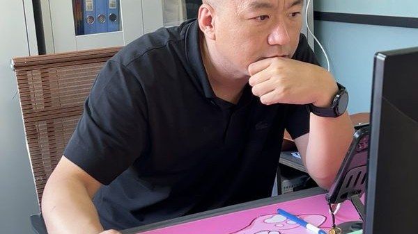 TikTok运营办公场景